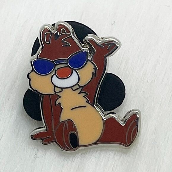🔮 5/$25 Disney Chip 'n' Dale - Dale Shades Pin‎ - Picture 1 of 2